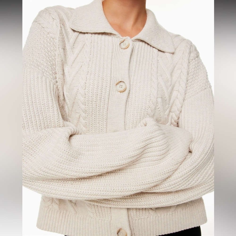 Aritizia Babaton
Emporia Marino Wool Cardigan - Picture 9 of 13